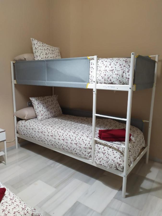Apartament Centrico Y Luminoso Con 2 Dormitorios. A/c + Wifi